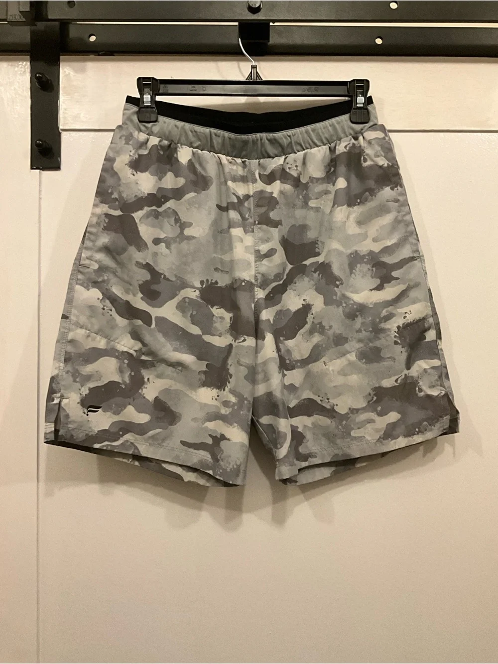 Fabletics The Fundamental Short Size Medium 7 Inch Inseam Grey Camo